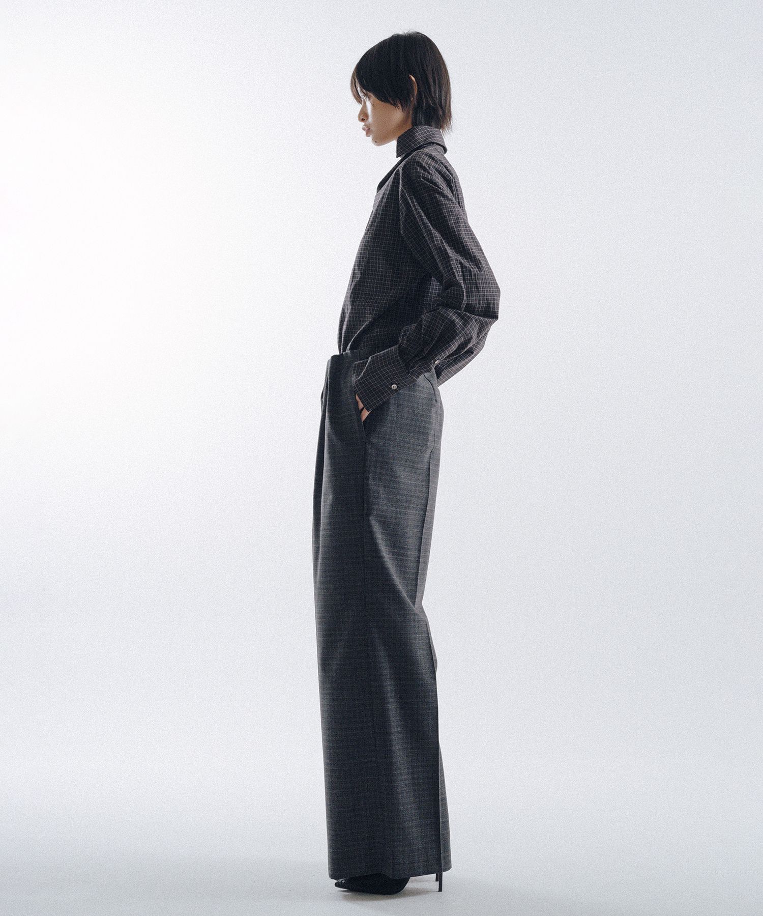 Tightly Gathered Trousers