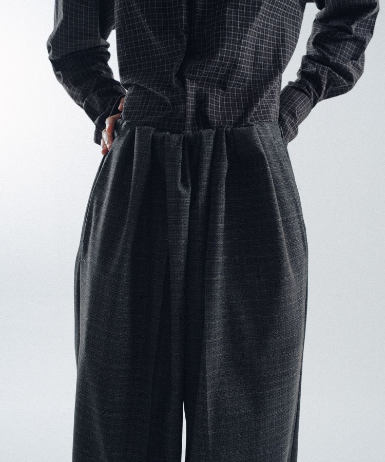 Tightly Gathered Trousers