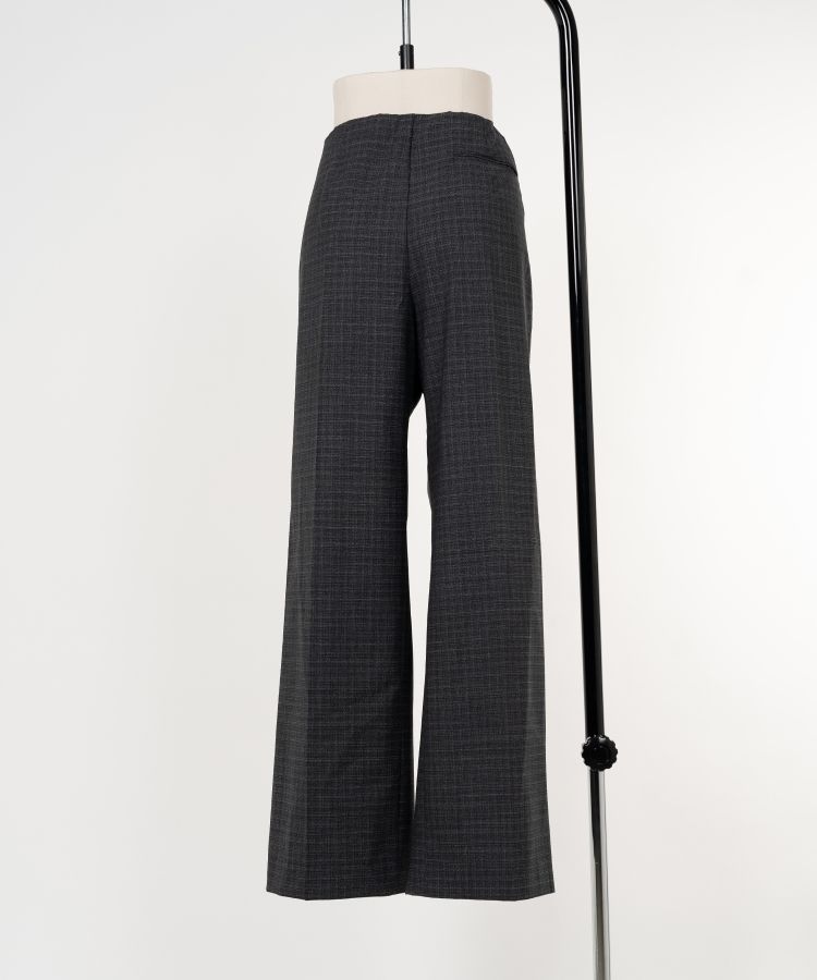Tightly Gathered Trousers