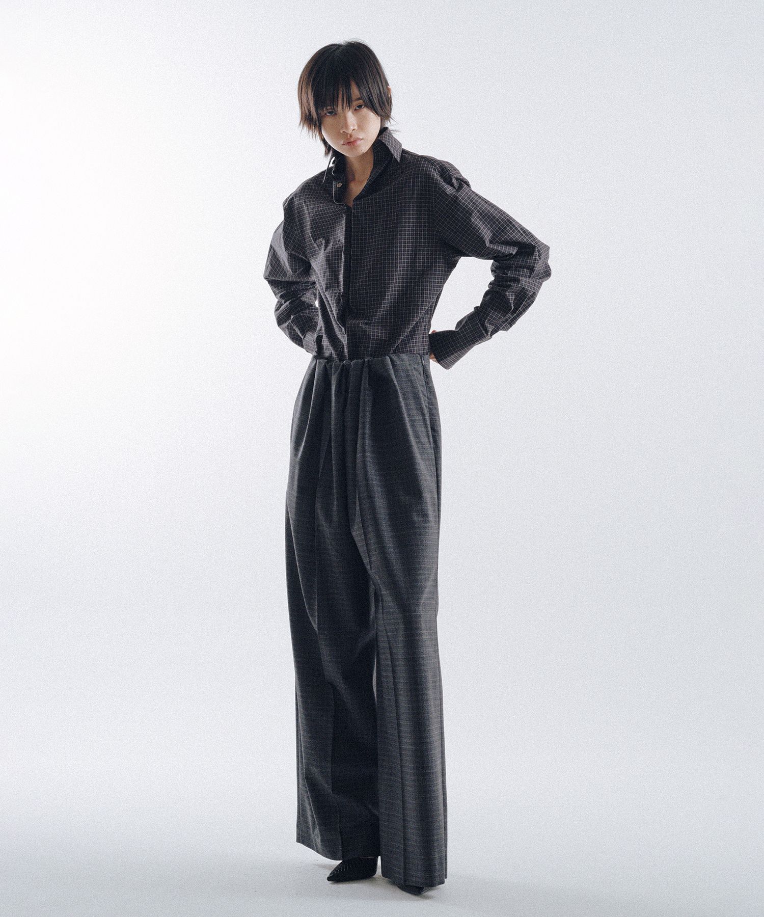 Tightly Gathered Trousers