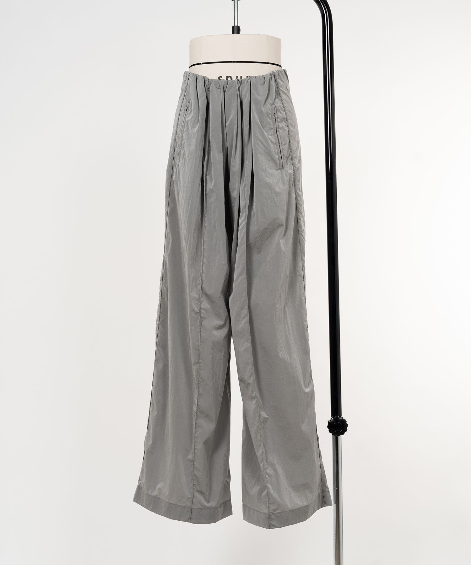 Tightly Gathered Sports Pants