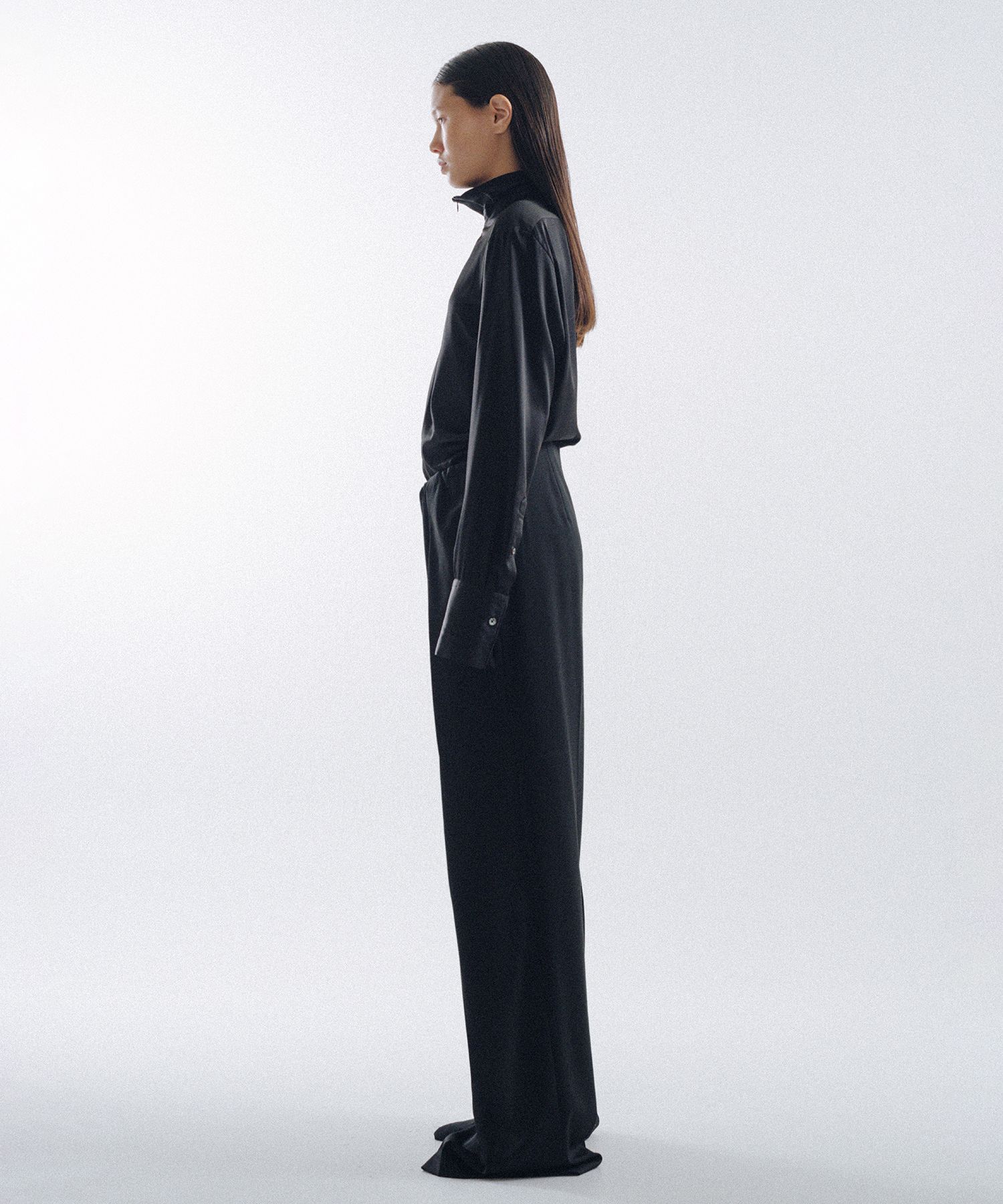 Tightly Gathered Trousers