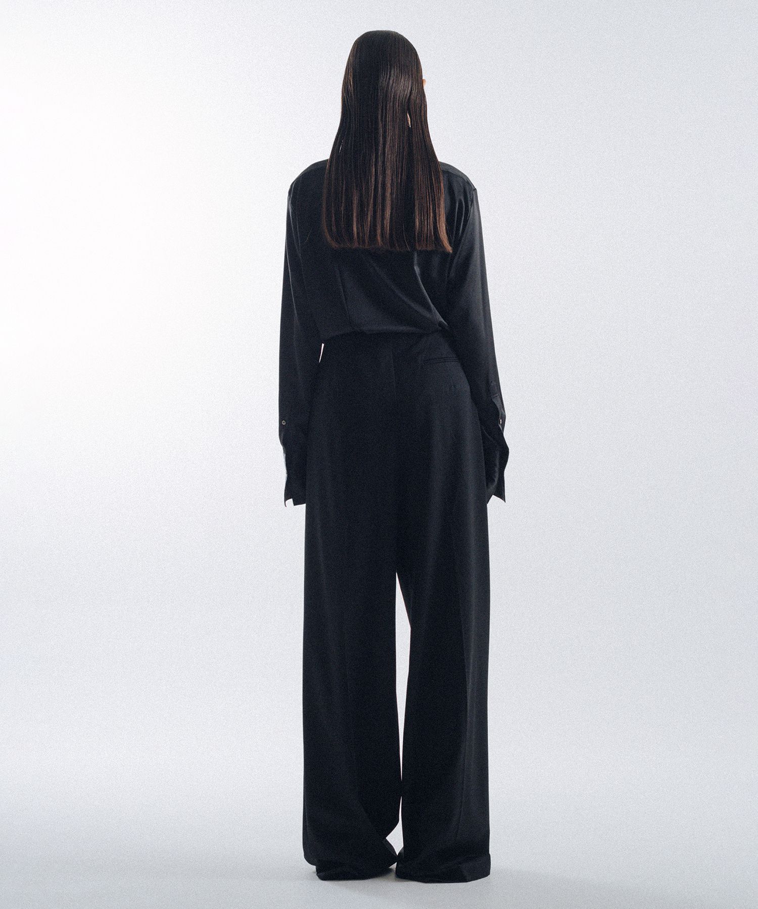 Tightly Gathered Trousers