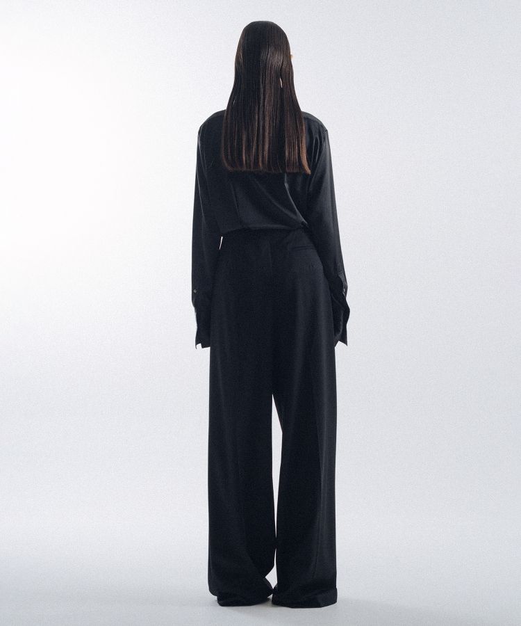 Tightly Gathered Trousers