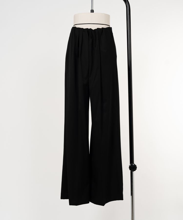 Tightly Gathered Trousers