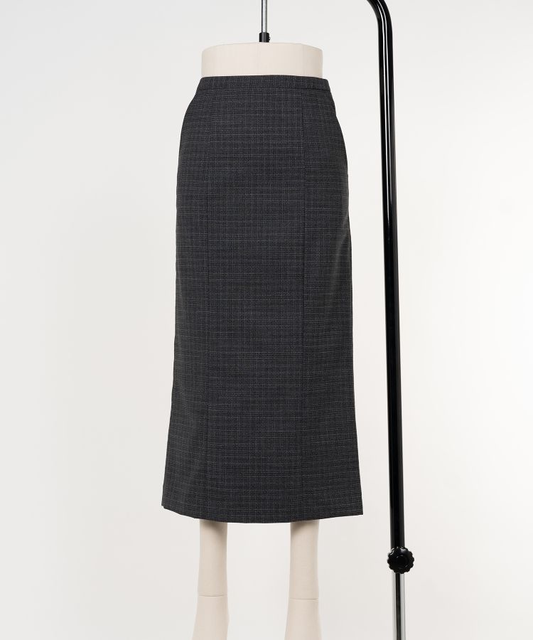 Back Slash Middle Skirt