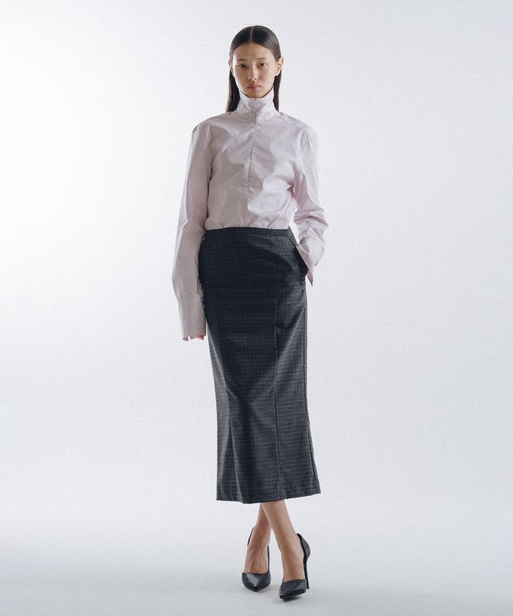 Back Slash Middle Skirt