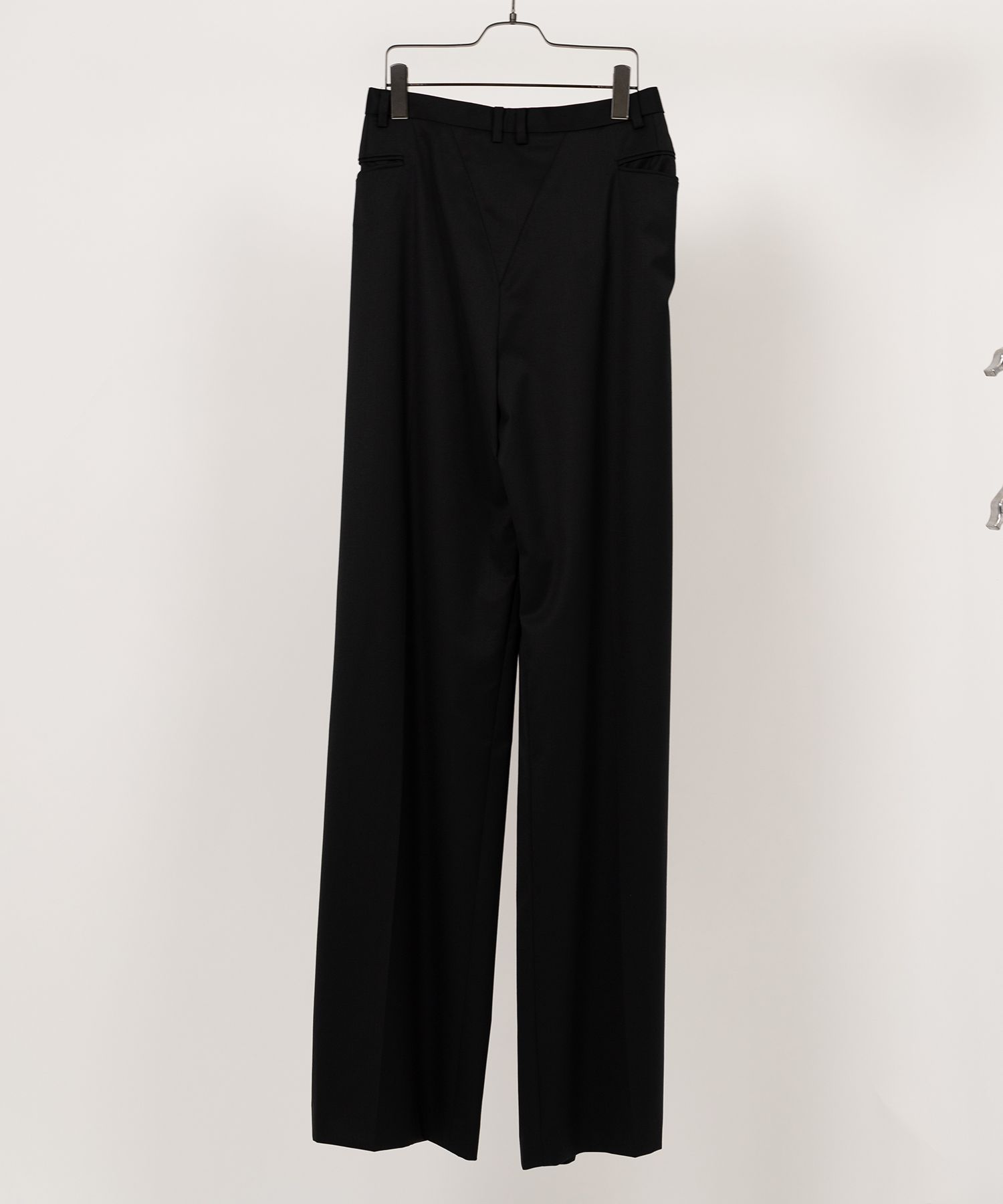 Forward-Gathered Tuck Trousers