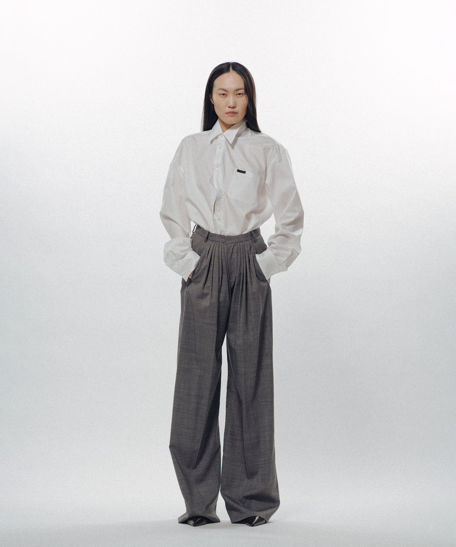 Forward-Gathered Tuck Trousers