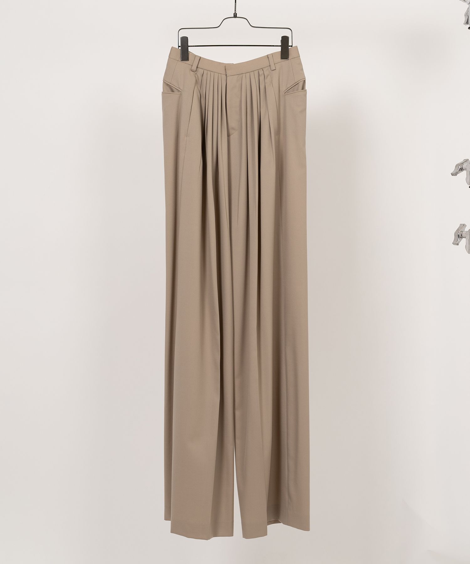 Forward-Gathered Tuck Trousers