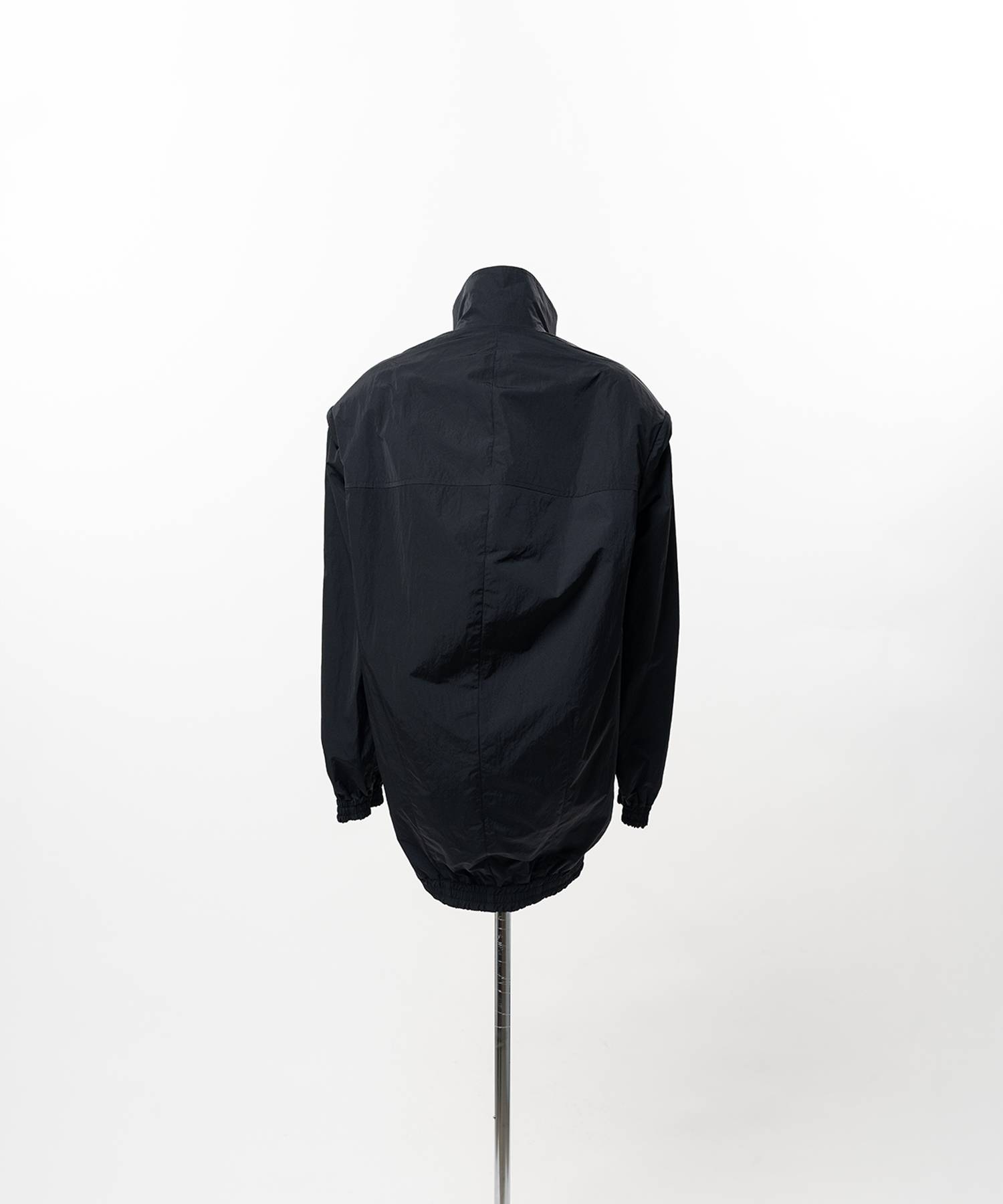 Cocoon-Shaped Nylon Jacket