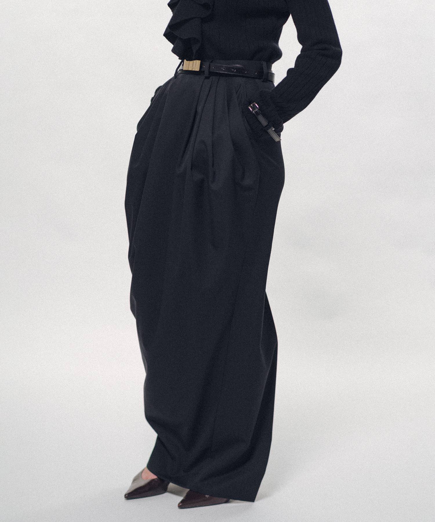 Barrel-Shaped Pencil Skirt