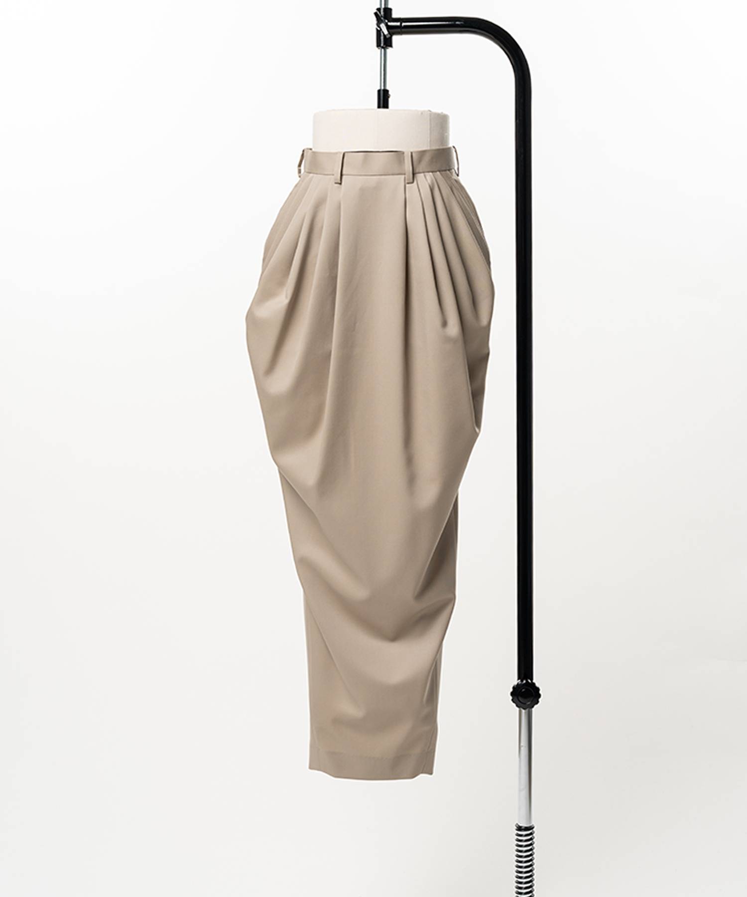 Barrel-Shaped Pencil Skirt