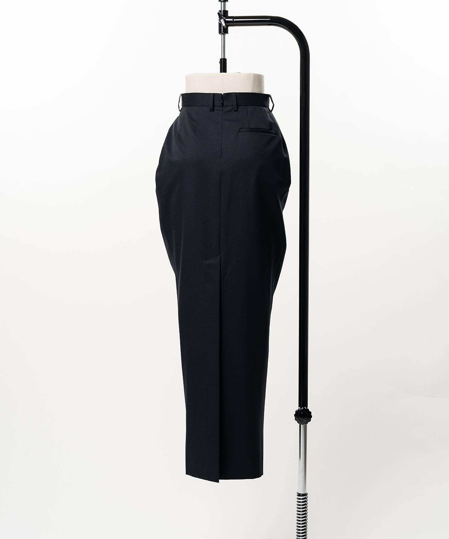 Barrel-Shaped Pencil Skirt