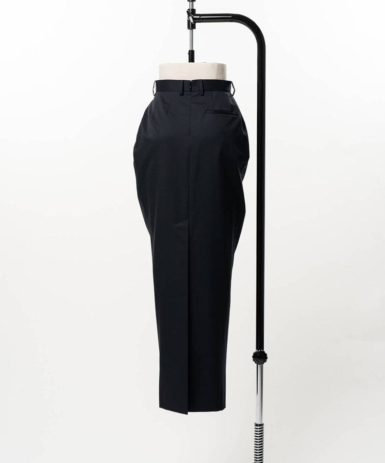 Barrel-Shaped Pencil Skirt