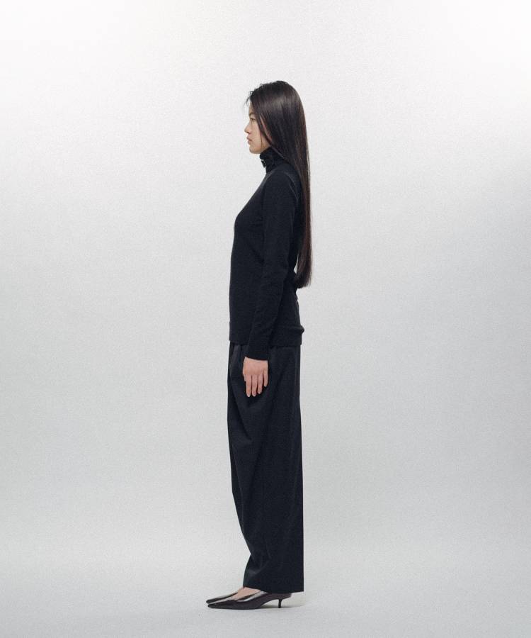 Barrel-Shaped Pencil Skirt