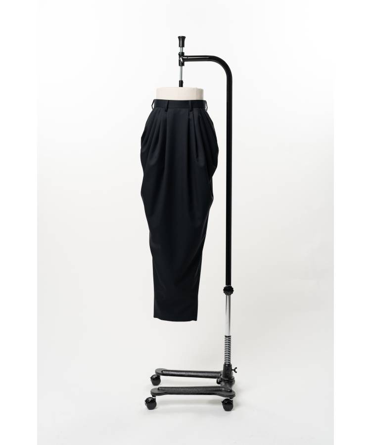 Barrel-Shaped Pencil Skirt