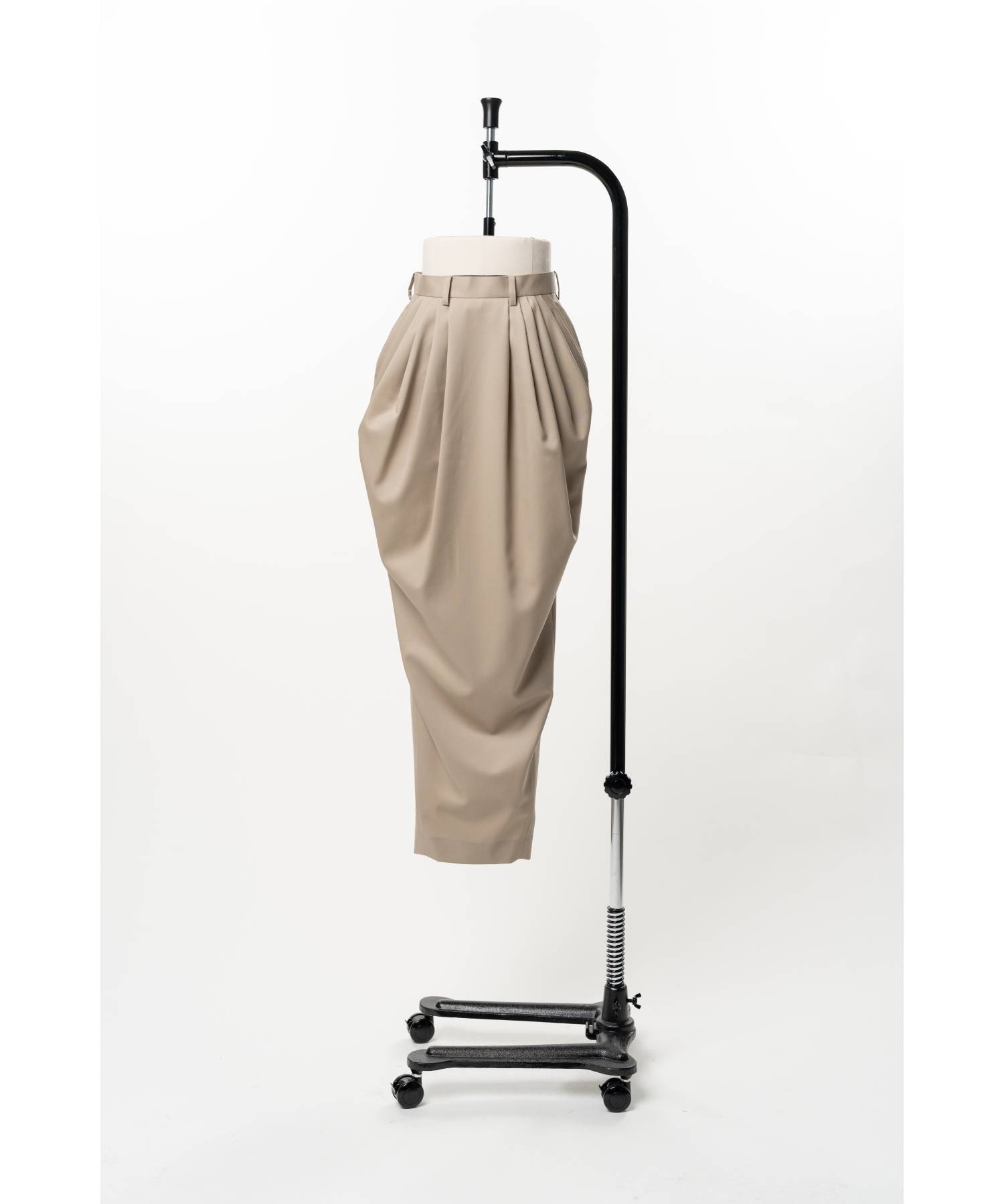 Barrel-Shaped Pencil Skirt