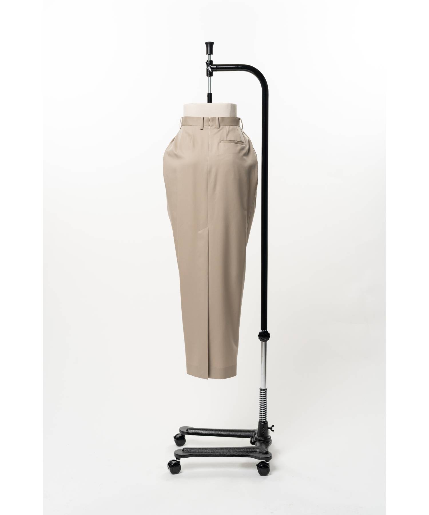 Barrel-Shaped Pencil Skirt
