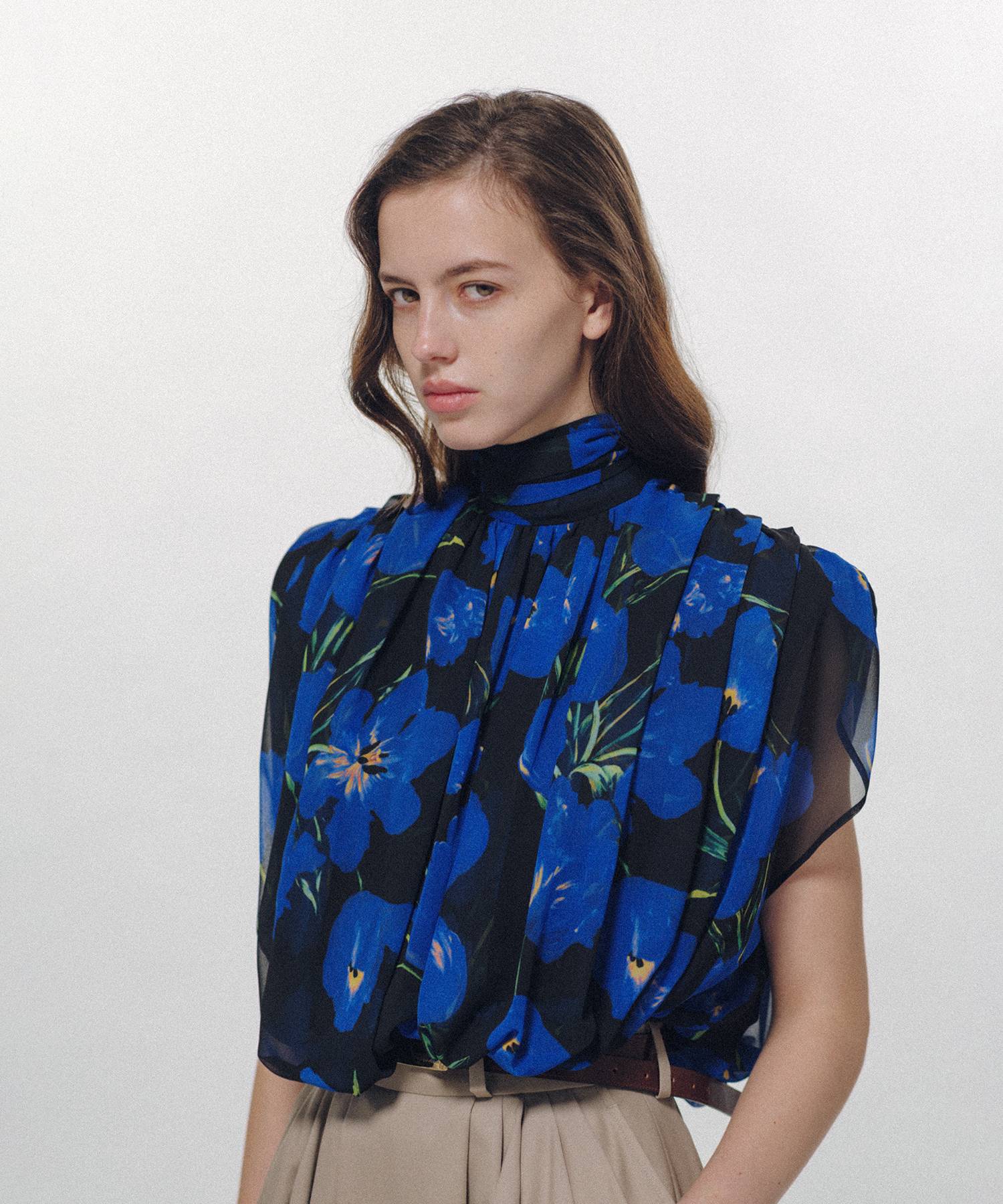 Balloon Hem Pleated Top