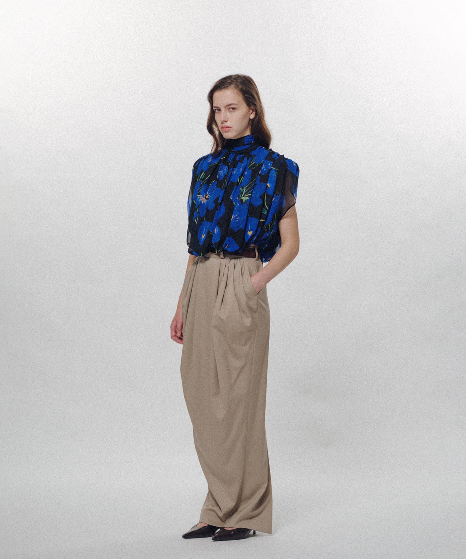 Balloon Hem Pleated Top