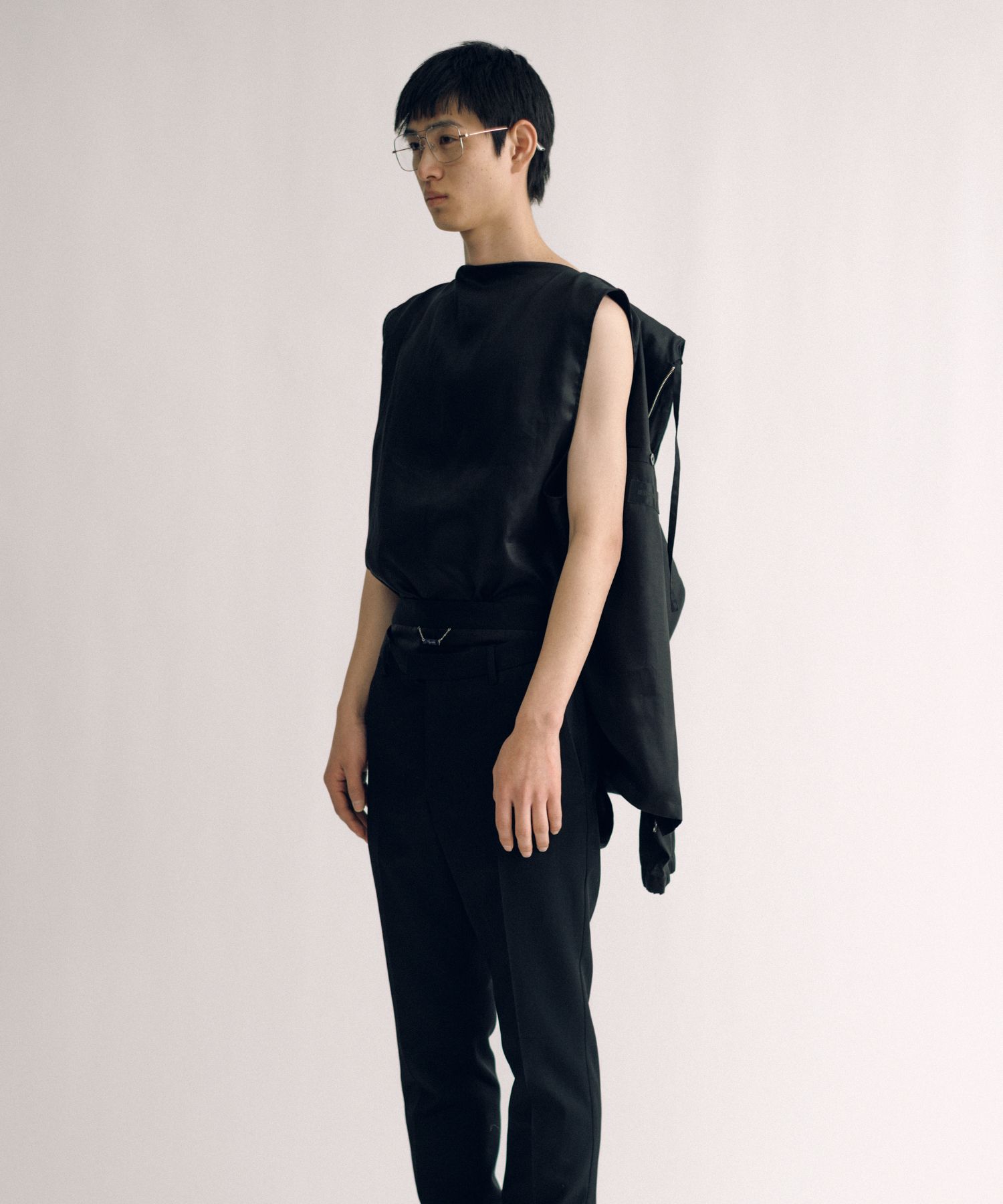 Light Hoodie (sleeveless lining)