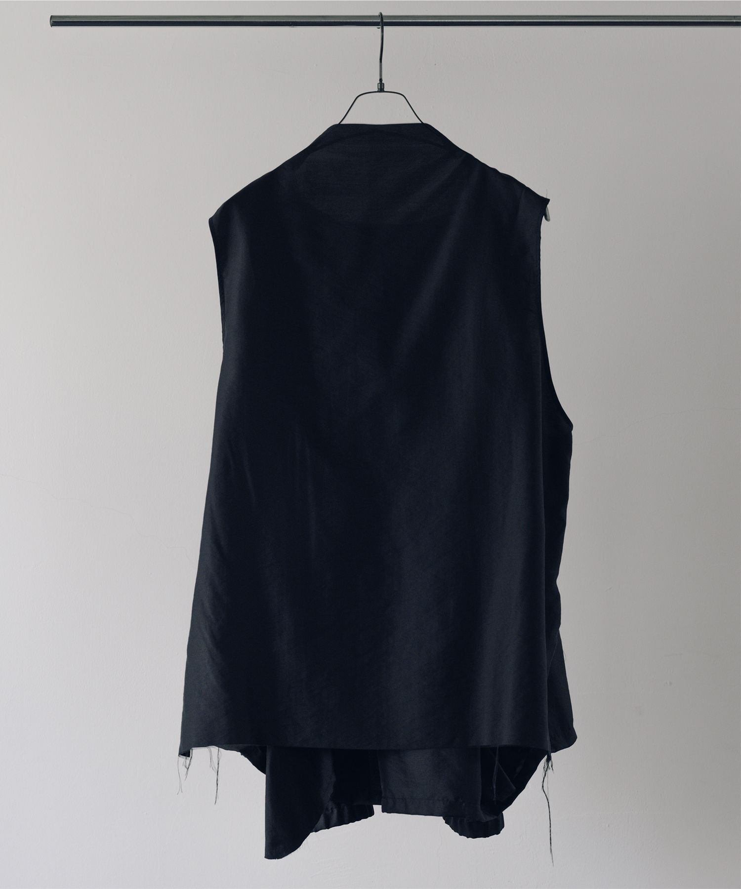 Light Hoodie (sleeveless lining)