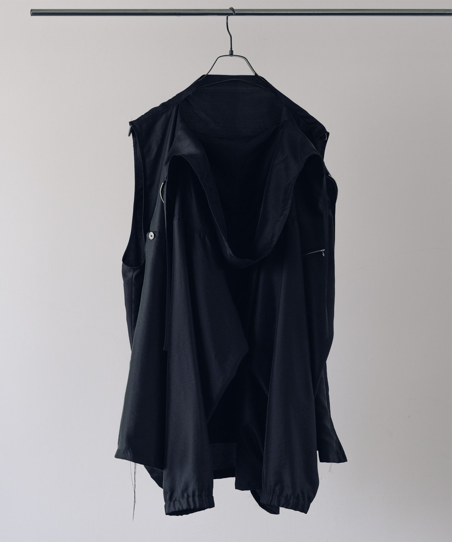 Light Hoodie (sleeveless lining)