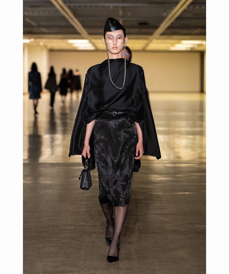 Light Hoodie (sleeveless lining)