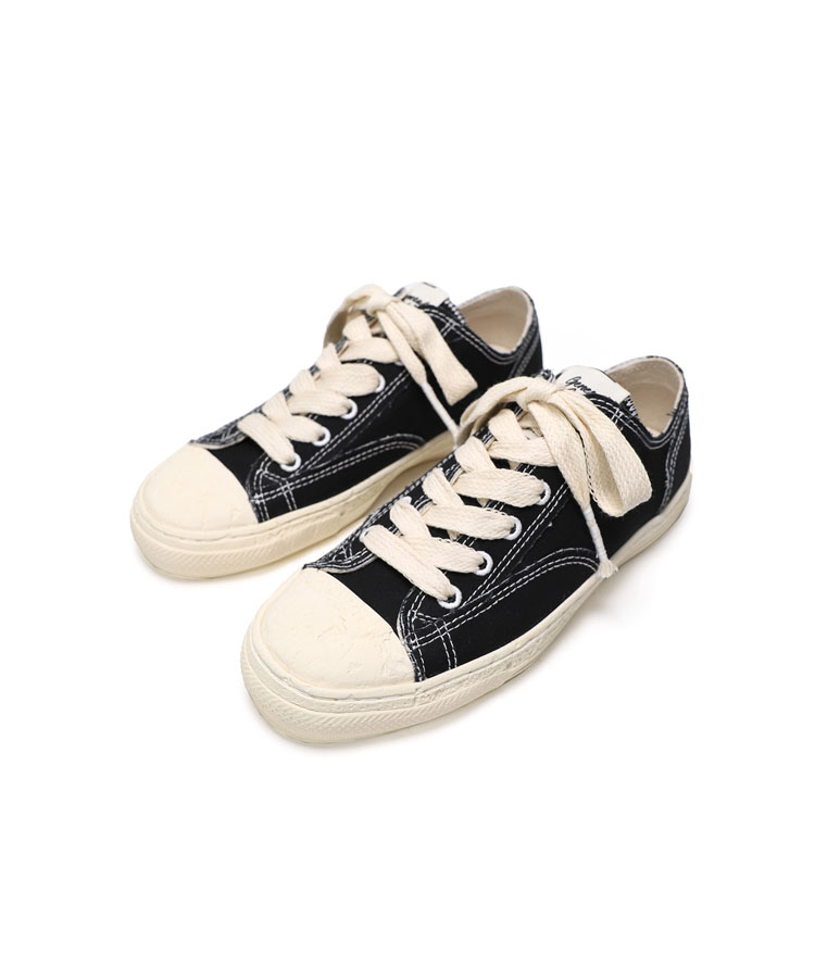 PAST Sole 6 - Hole Low-top Sneaker