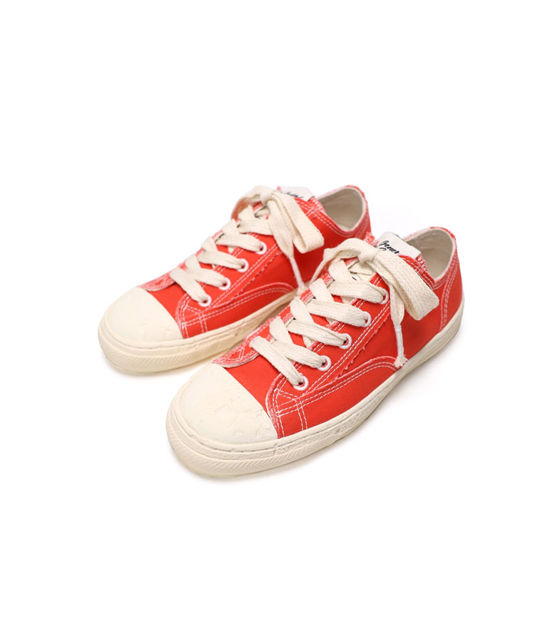 PAST Sole 6 - Hole Low-top Sneaker