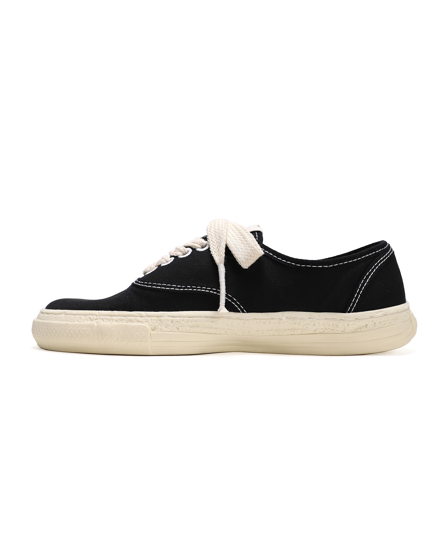 PAST Sole 5 - Hole Low-top Sneaker