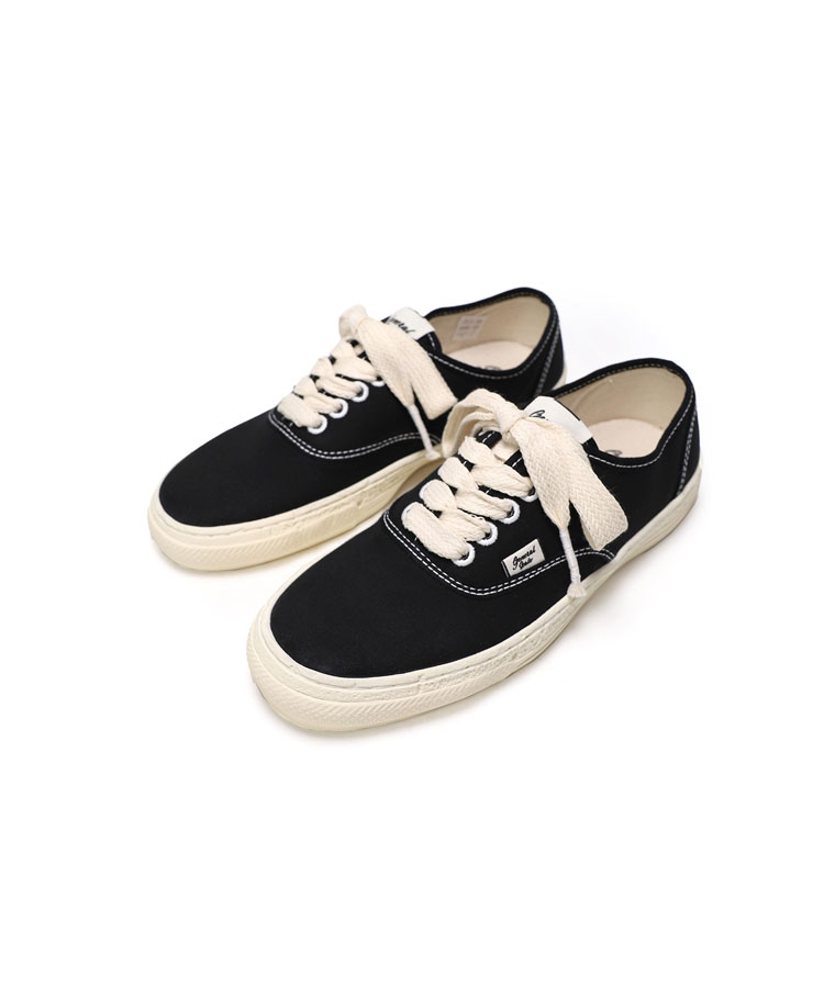 PAST Sole 5 - Hole Low-top Sneaker