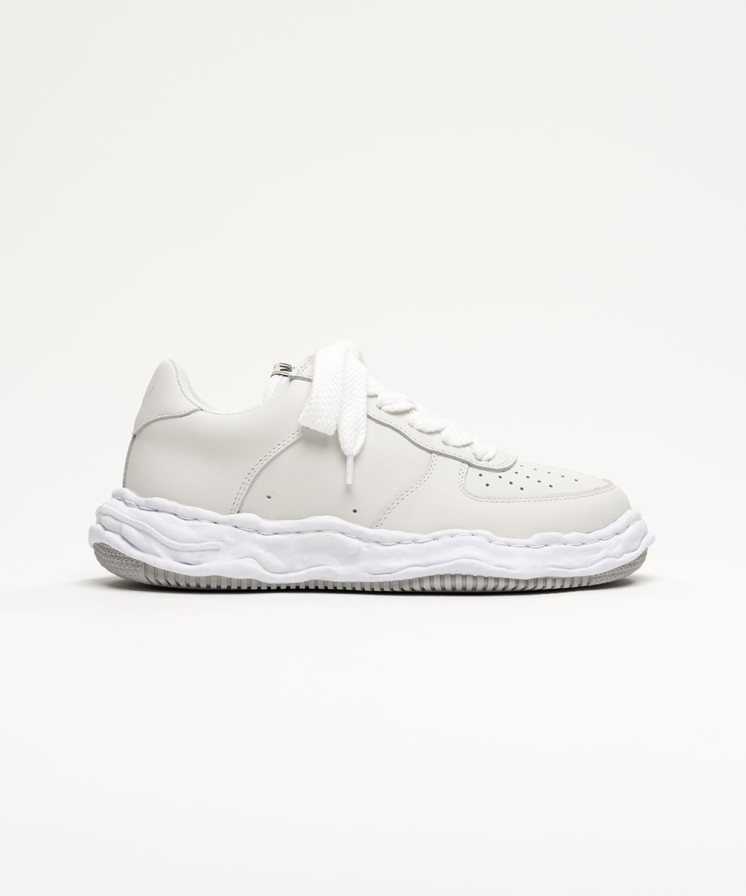"WAYNE" OG Sole Leather Low-top Sneaker
