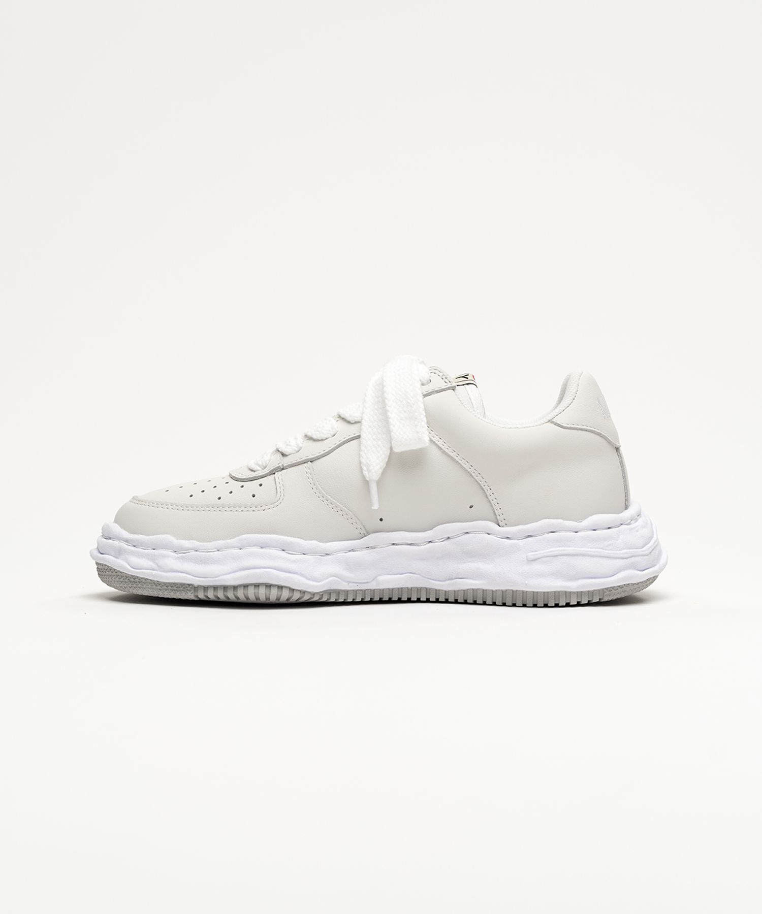 "WAYNE" OG Sole Leather Low-top Sneaker