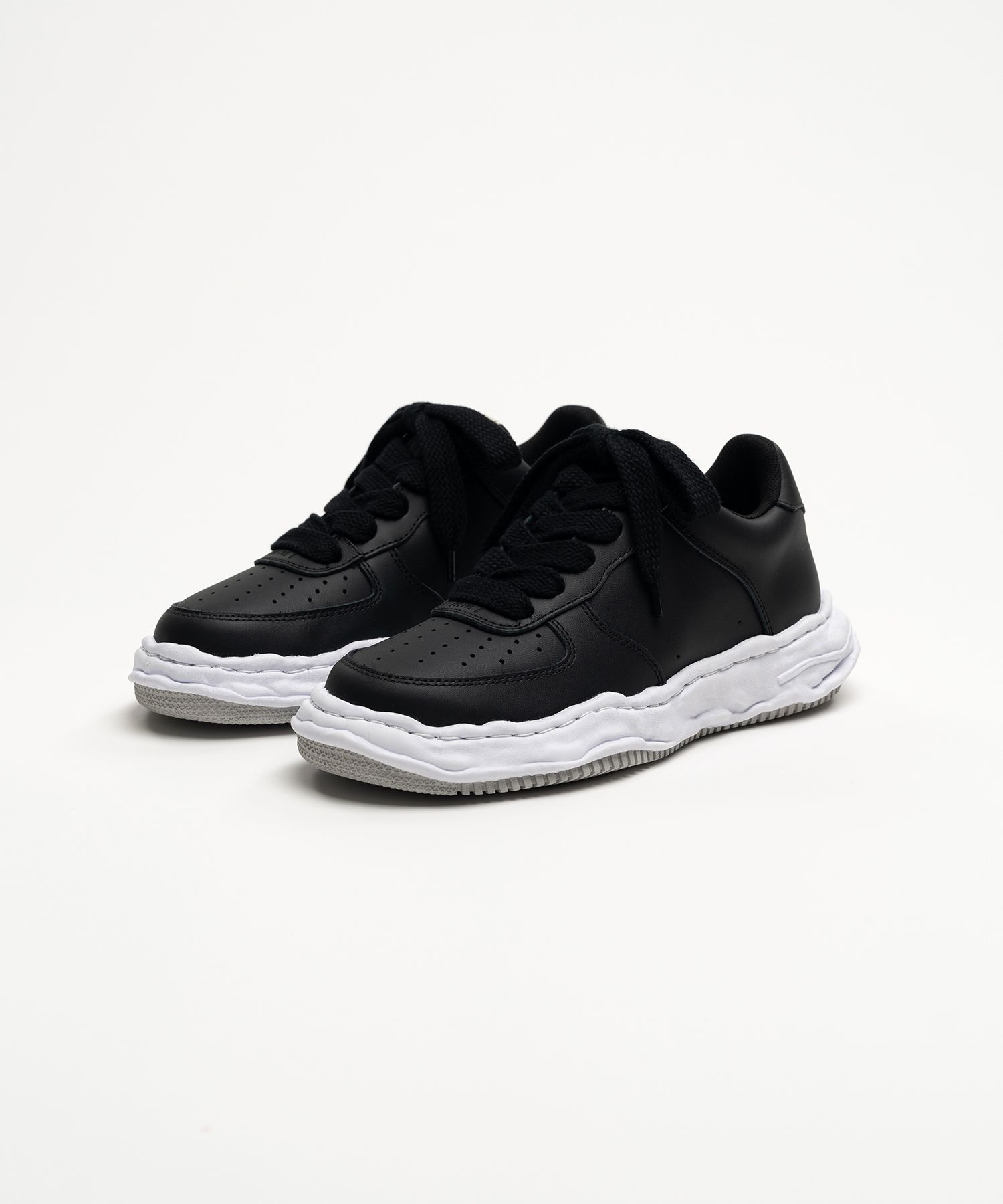 "WAYNE" OG Sole Leather Low-top Sneaker