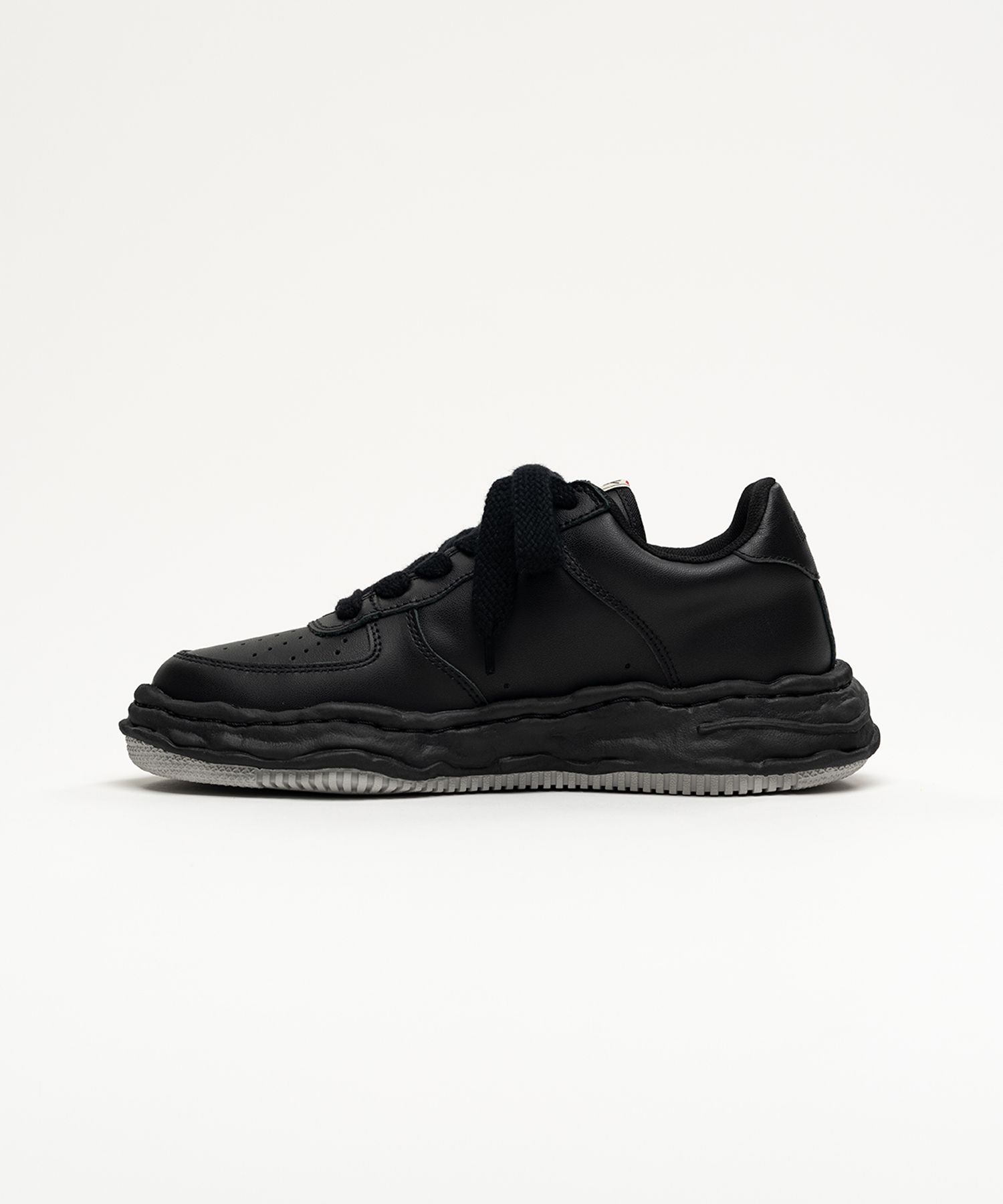 "WAYNE" OG Sole Leather Low-top Sneaker
