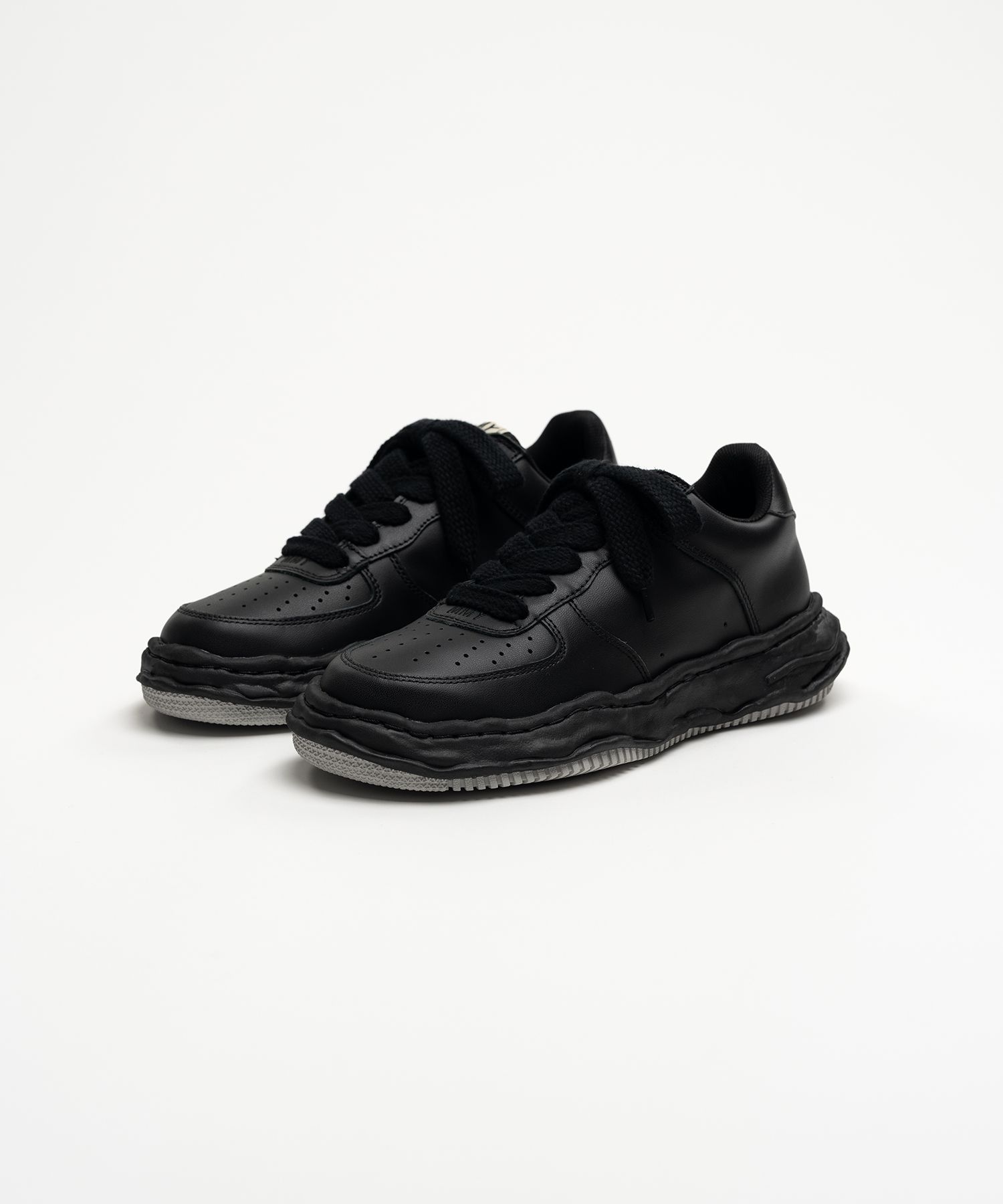 "WAYNE" OG Sole Leather Low-top Sneaker