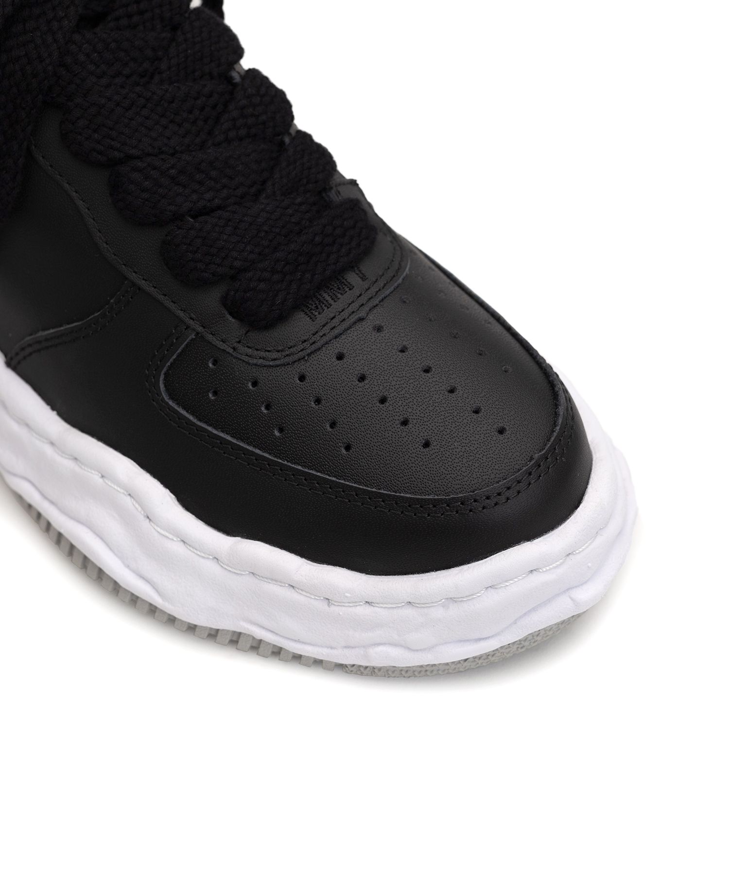 "WAYNE" OG Sole Leather Low-top Sneaker