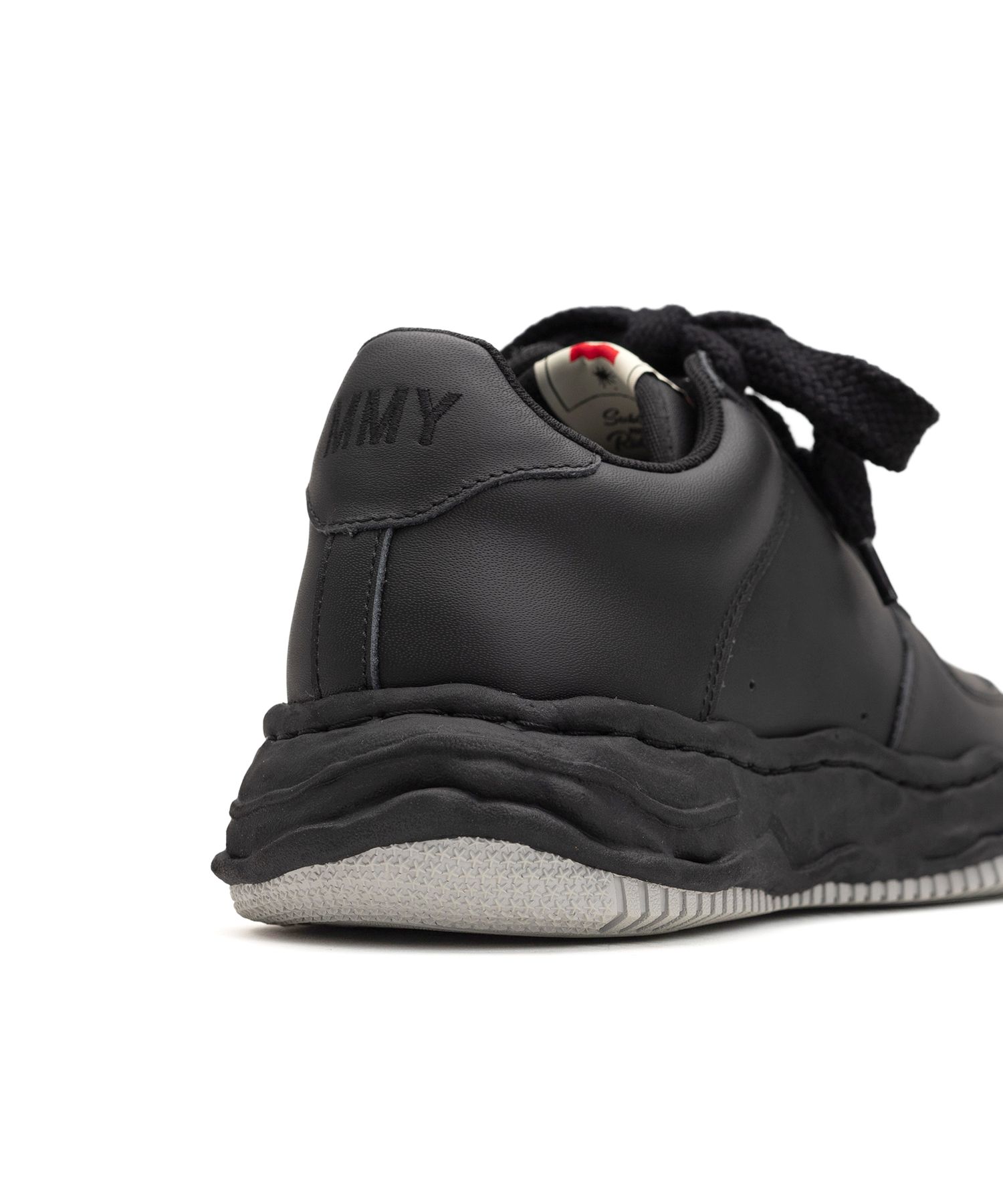 "WAYNE" OG Sole Leather Low-top Sneaker