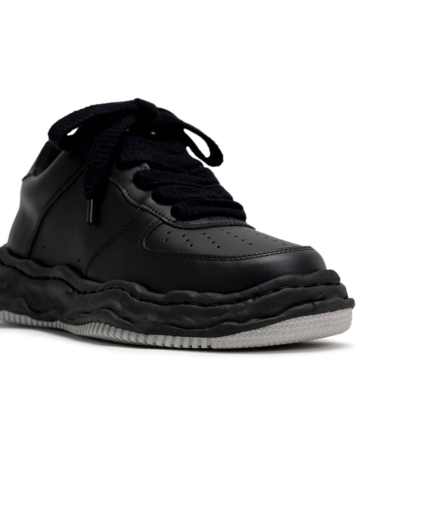 "WAYNE" OG Sole Leather Low-top Sneaker