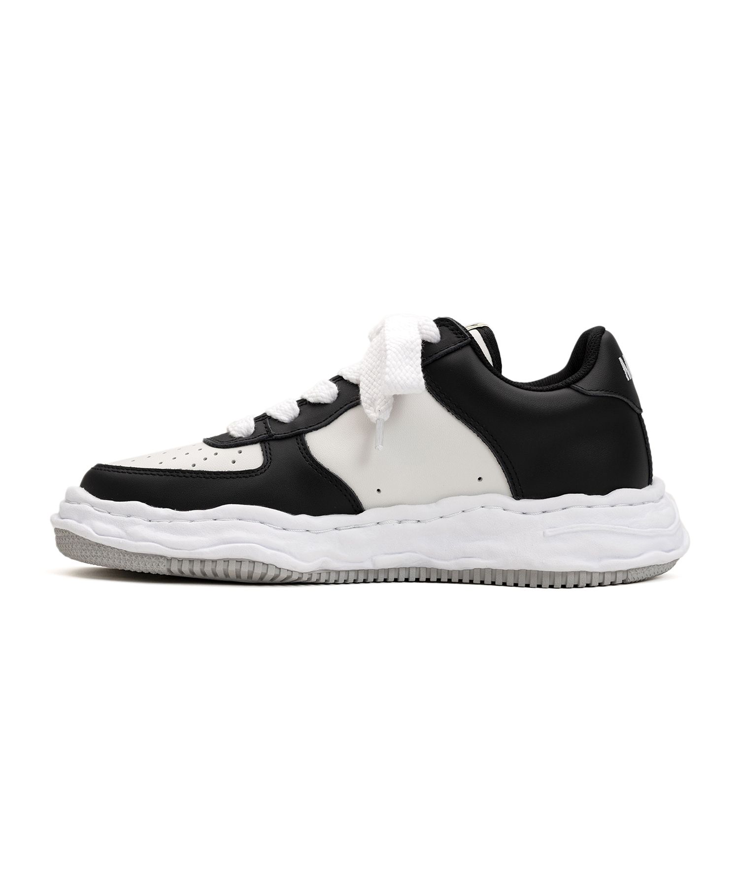 "WAYNE" OG Sole Leather Low-top Sneaker