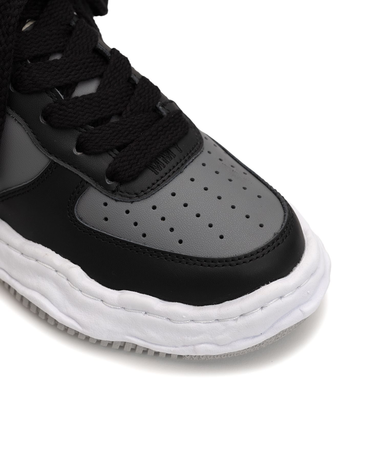 "WAYNE" OG Sole Leather Low-top Sneaker