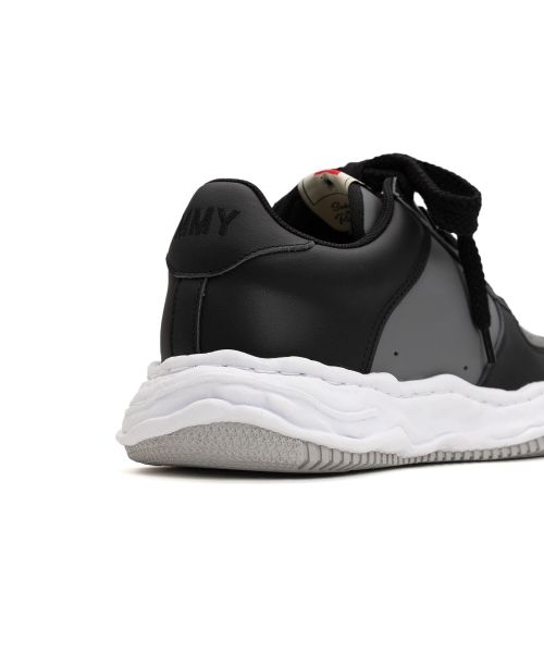 "WAYNE" OG Sole Leather Low-top Sneaker