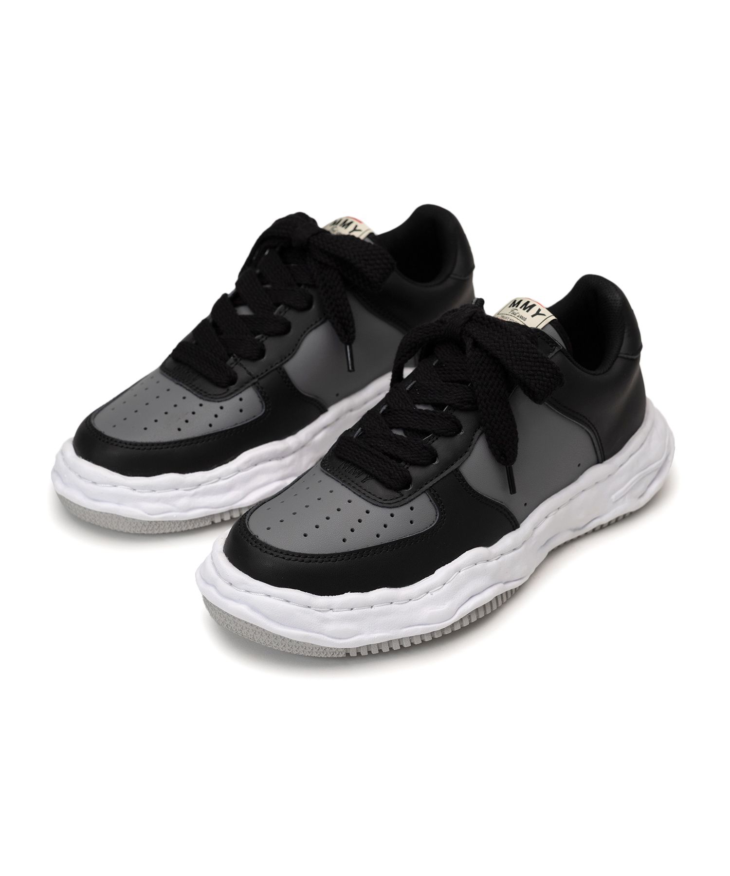 "WAYNE" OG Sole Leather Low-top Sneaker