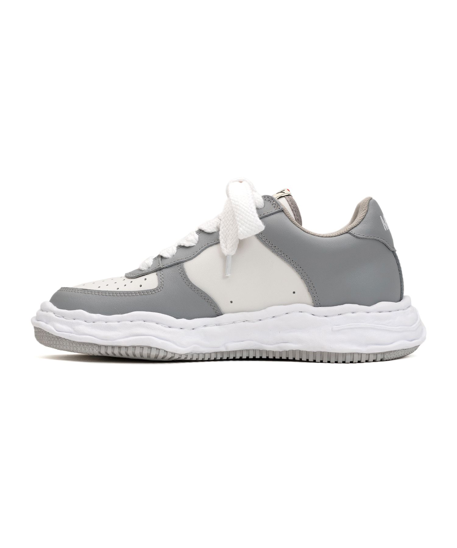 "WAYNE" OG Sole Leather Low-top Sneaker