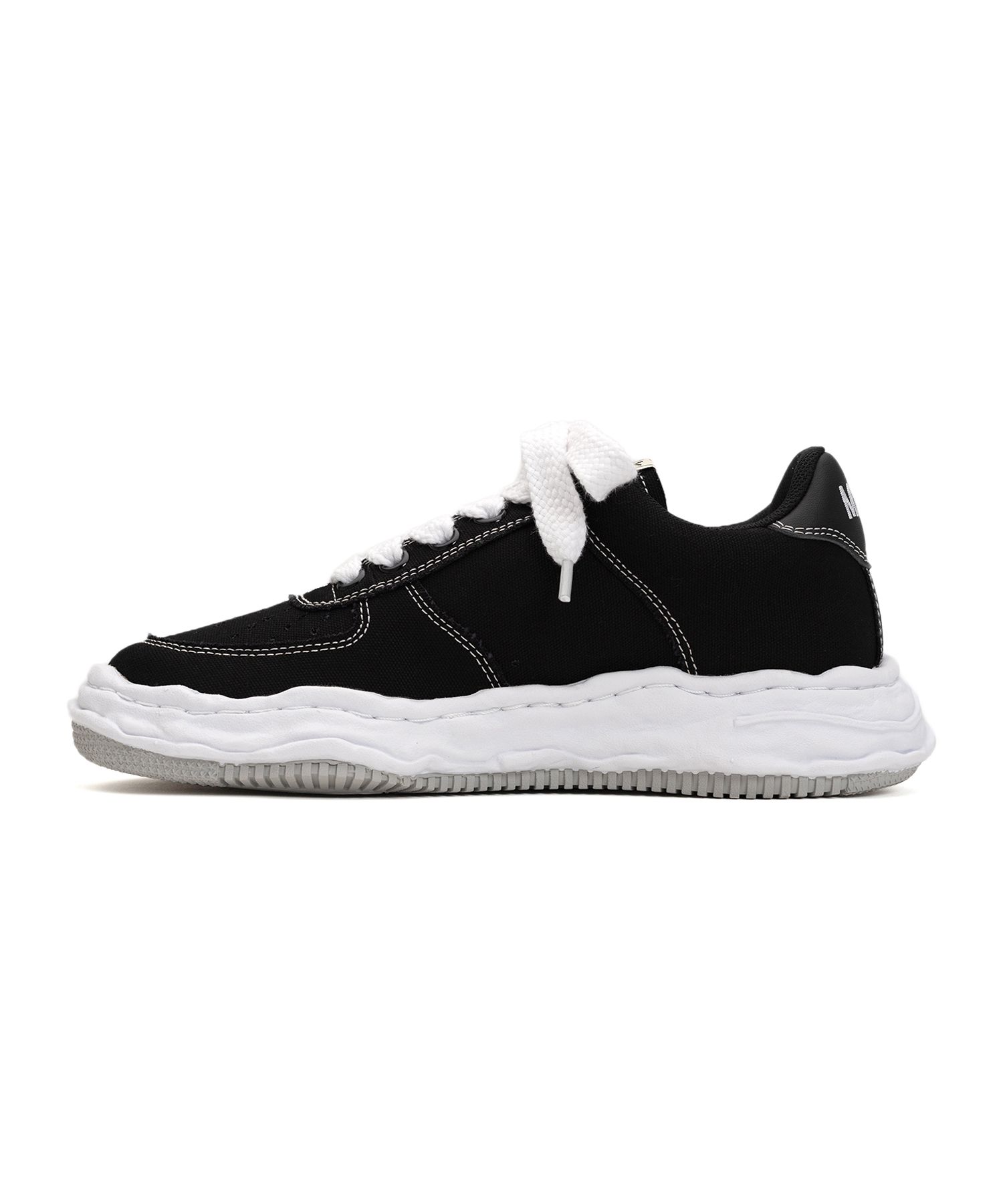 "WAYNE" OG Sole Canvas Low-top Sneaker
