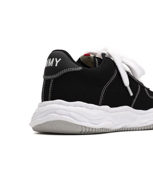 "WAYNE" OG Sole Canvas Low-top Sneaker