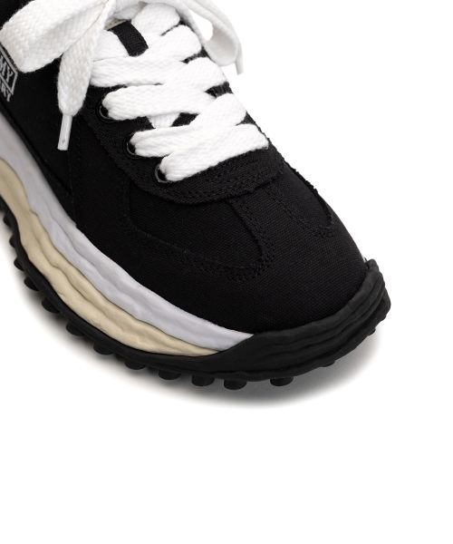 "LARRY" OG Sole Canvas Low-top Sneaker