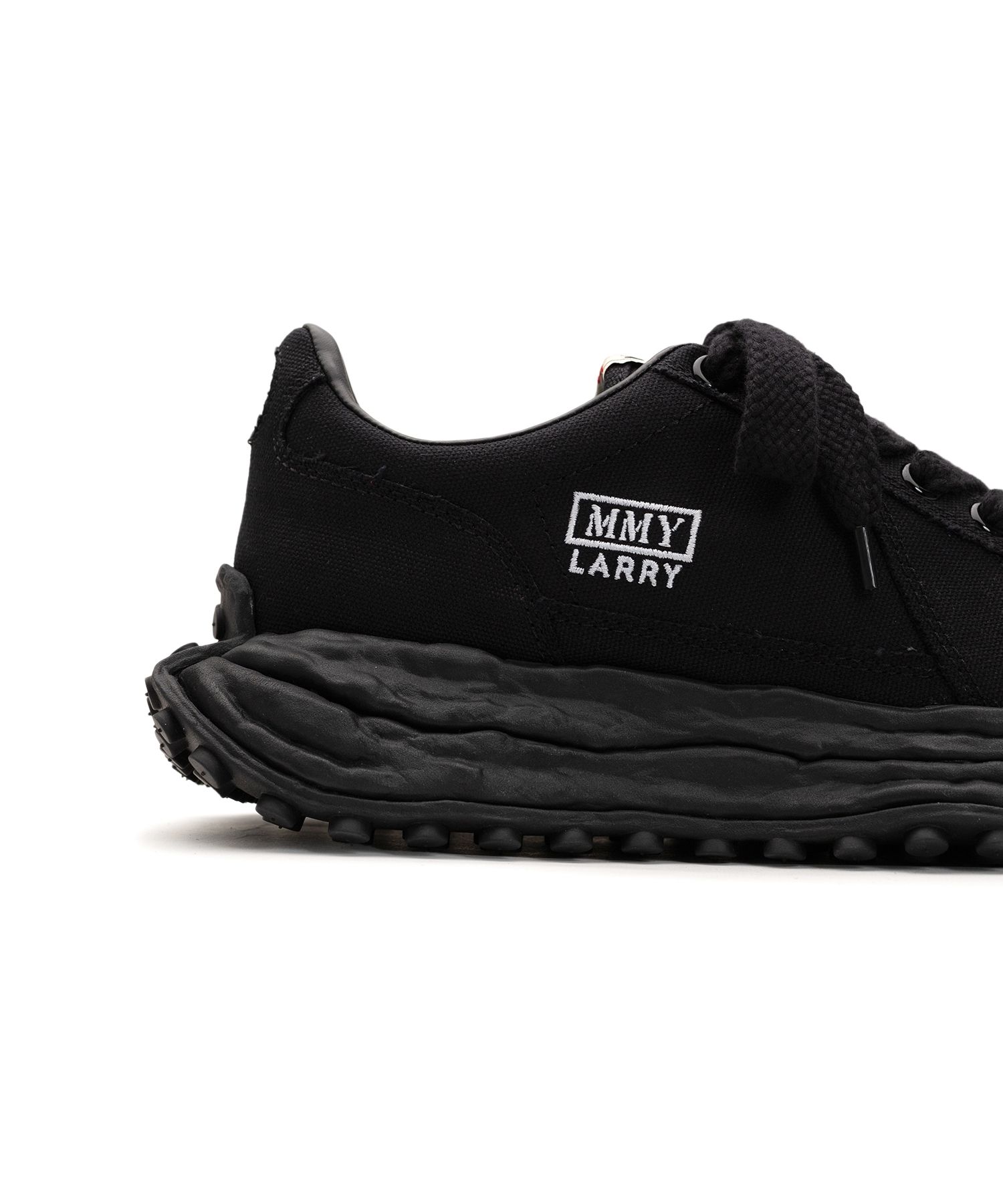 "LARRY" OG Sole Canvas Low-top Sneaker